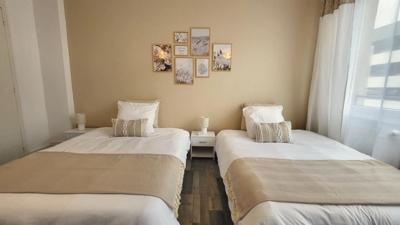 Logement Spacieux - Face A La Gare Et Centre-Ville エピナル エクステリア 写真