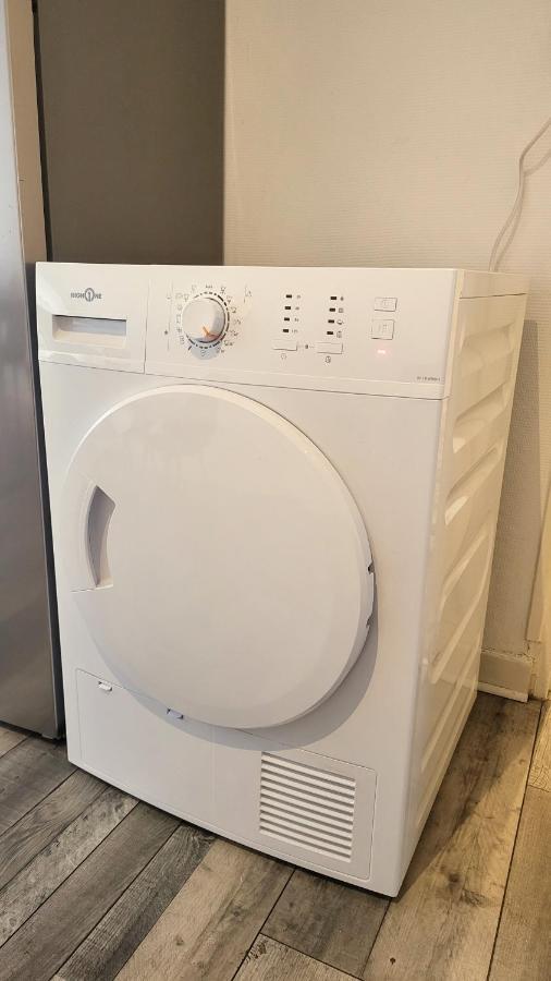 Logement Spacieux - Face A La Gare Et Centre-Ville エピナル エクステリア 写真